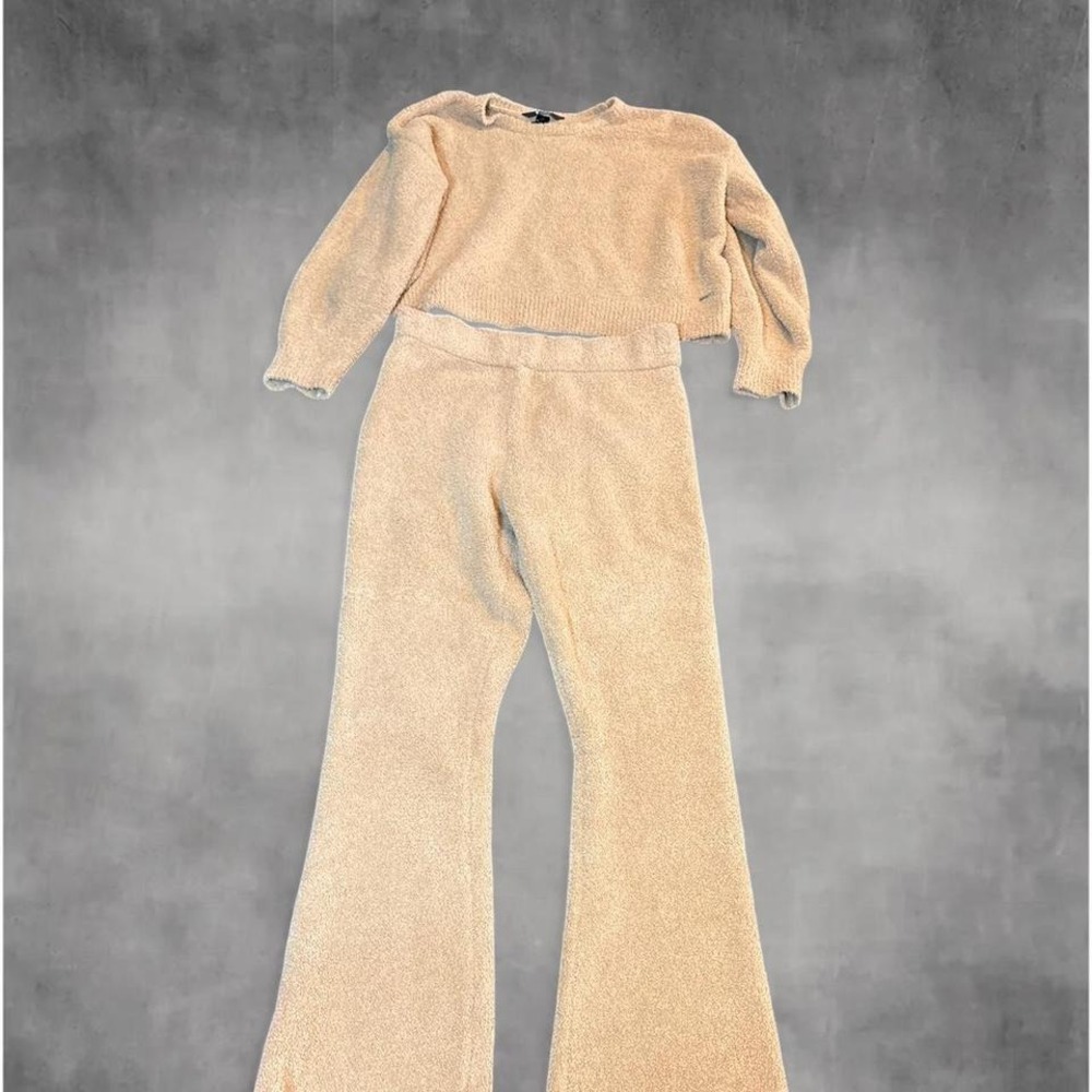 Victorias Secret On Point Tan Fuzzy  Knit Lounge Set Crop Top Flare Pants M